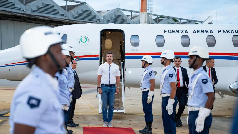 Santiago Peña expone su programa Hambre Cero al G20 en Brasil