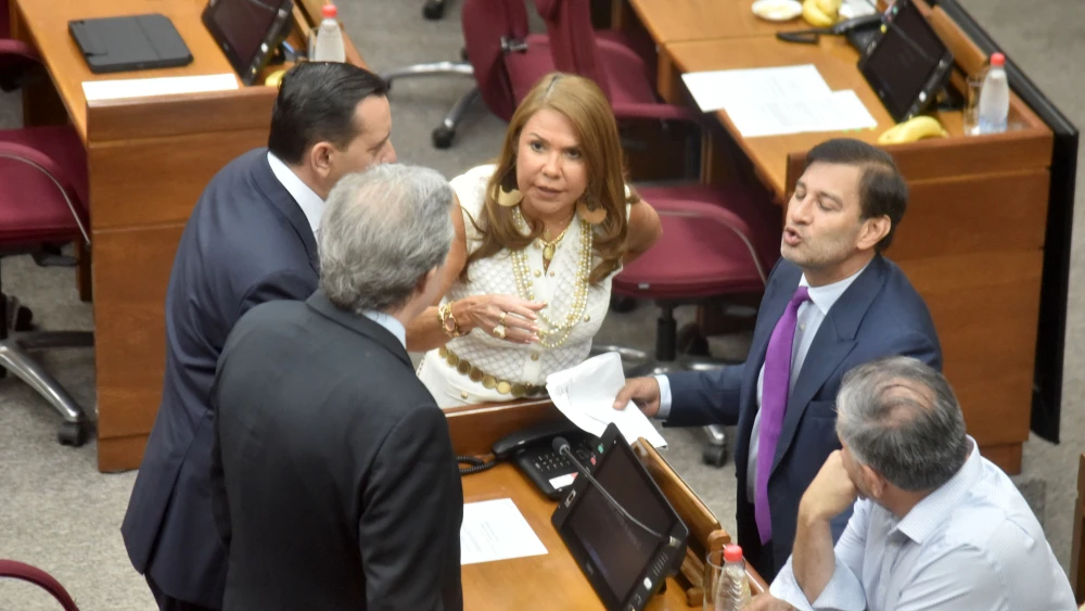 Patrimonio de los 17 gobernadores está en la mira de la Contraloría